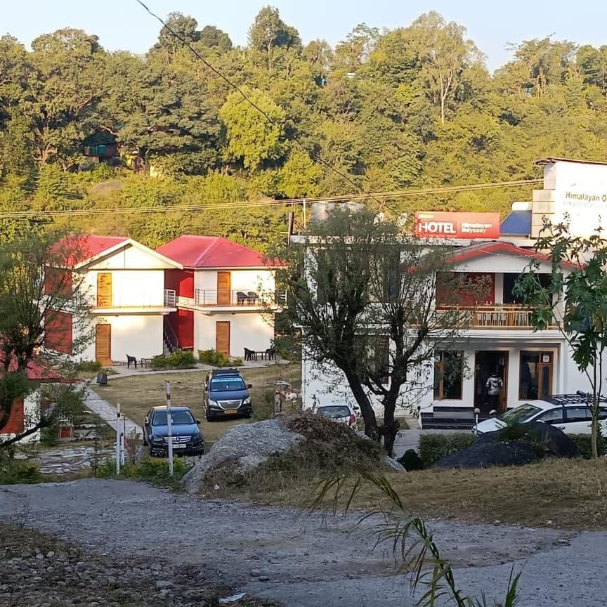 Resort The Himalayan Odyssey And Cottages Dharamshala Esterno foto